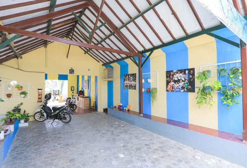 Отель Spot On 2440 Wallet Family Residence Syariah