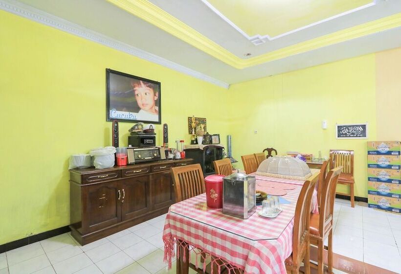 Отель Spot On 2440 Wallet Family Residence Syariah
