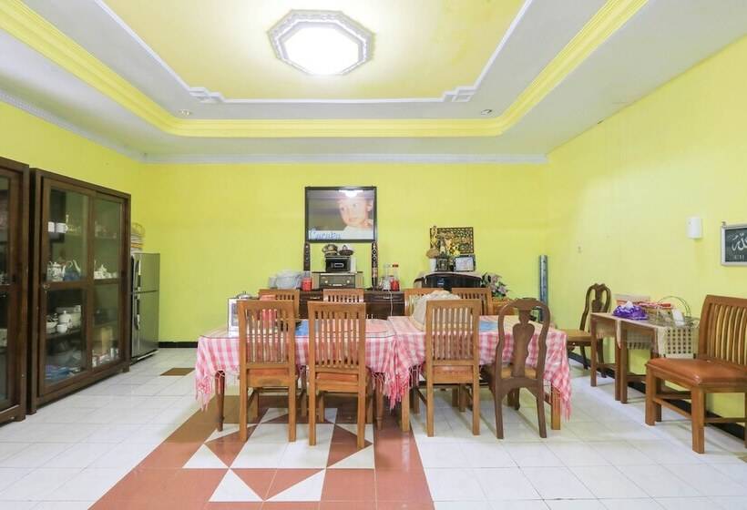 Отель Spot On 2440 Wallet Family Residence Syariah