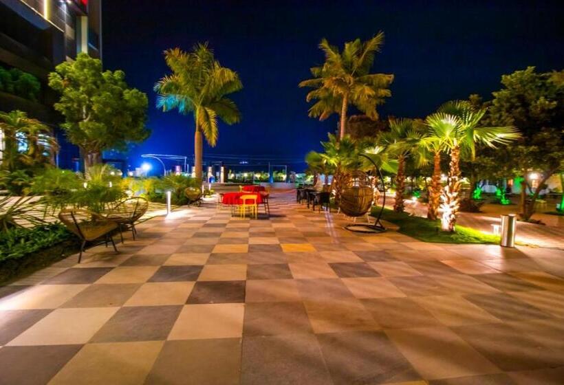 هتل The Bhagwati Resort