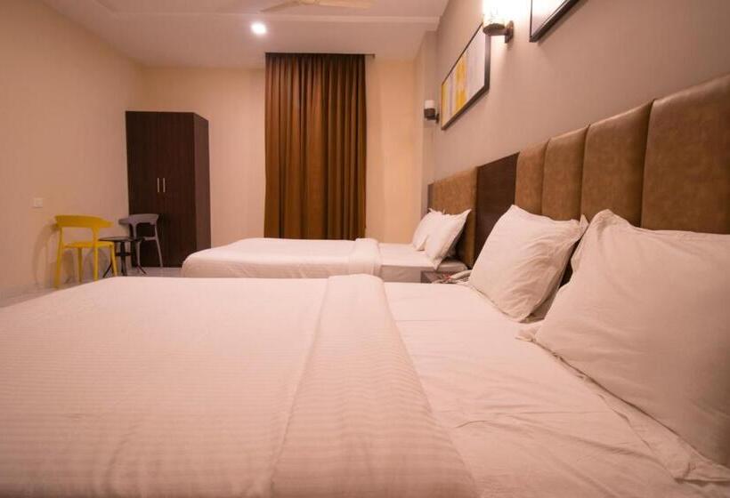 هتل The Bhagwati Resort