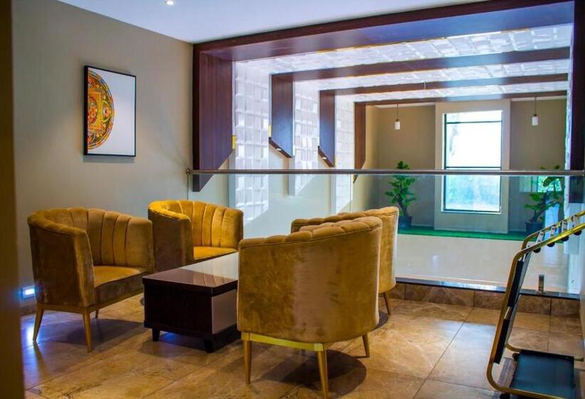 هتل The Bhagwati Resort