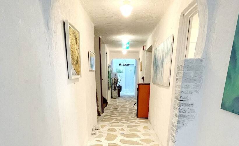 بنسيون Gallery Hara And Guest House