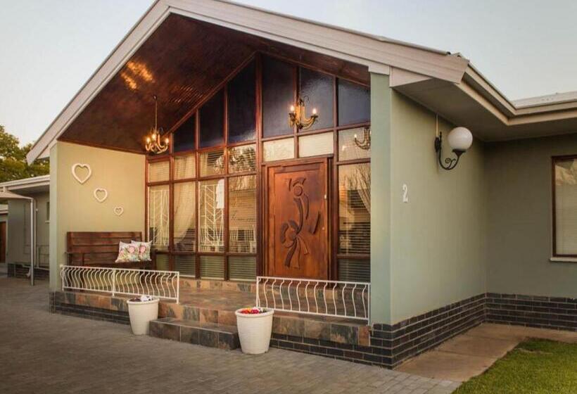 פנסיון Hearts Haven