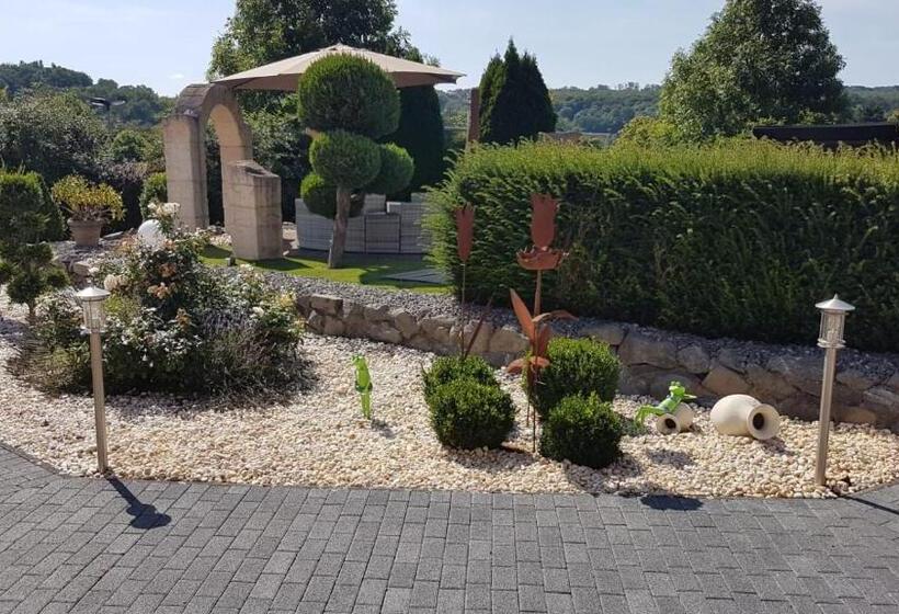 ベッドアンドブレックファースト Garni Am Schloss