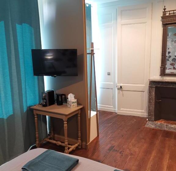 住宿加早餐  Manoir Des Carreaux Chambres D'hôtes