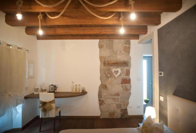 هتل Agriturismo Ostrouska