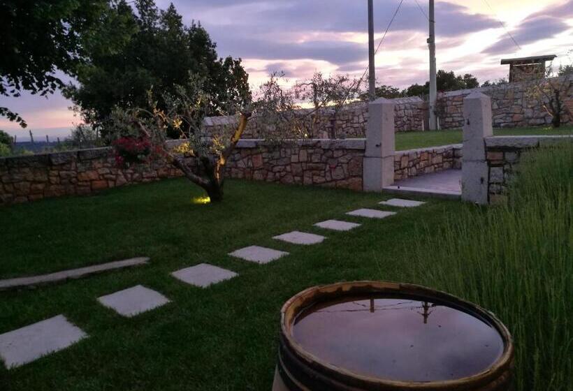 هتل Agriturismo Ostrouska