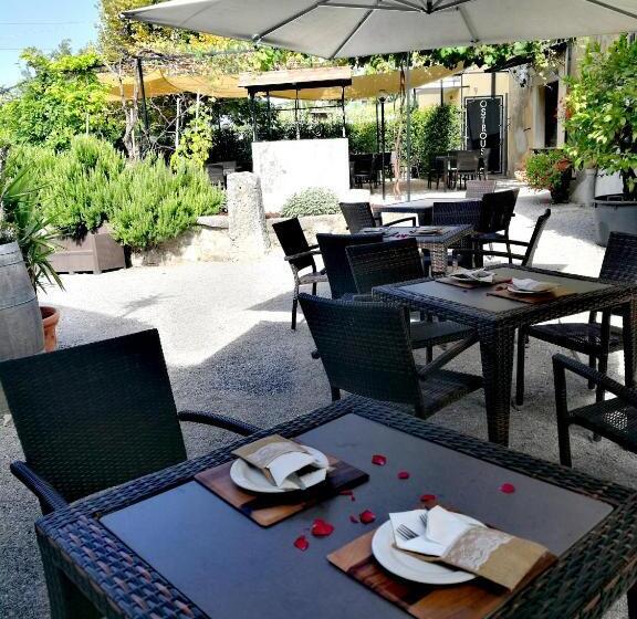هتل Agriturismo Ostrouska