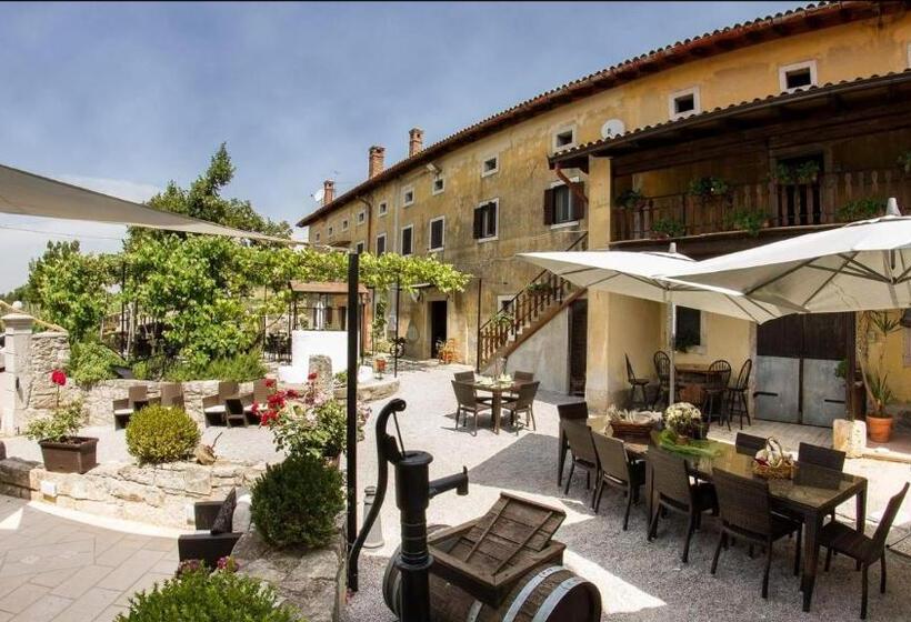 هتل Agriturismo Ostrouska
