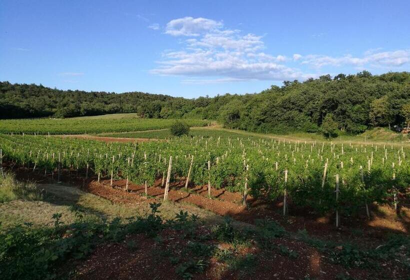 هتل Agriturismo Ostrouska