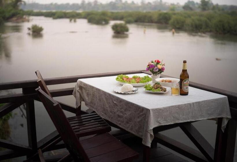 ペンション Chanhthida Guesthouse And The River Front Restaurant