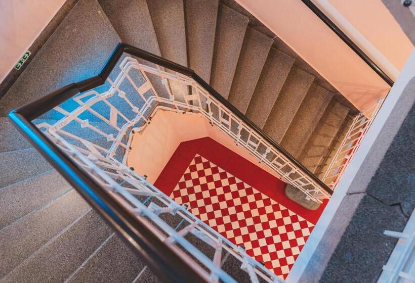 پانسیون Kavárna A Penzion Reichl