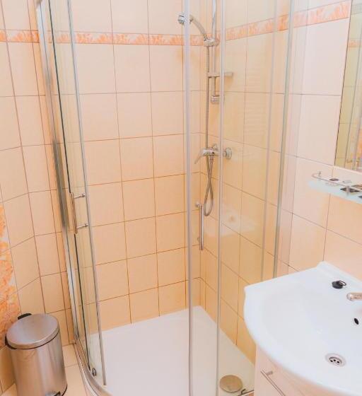 پانسیون Kavárna A Penzion Reichl