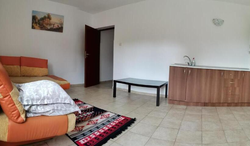 پانسیون Natalia Guesthouse