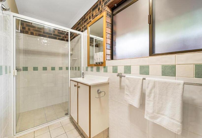 Общежитие Esk Wivenhoe Motor Inn