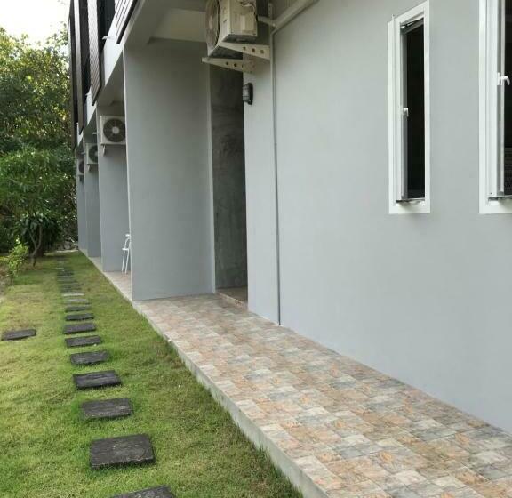 הוסטל Snooze Inn Phuket   Free Shuttle To Bang Rong Pier