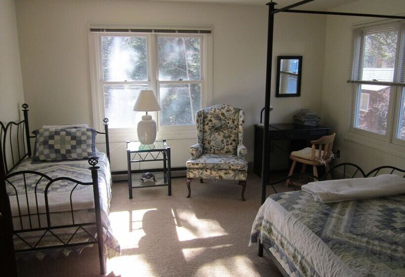 Bed and Breakfast Dodgeton Creek Inn