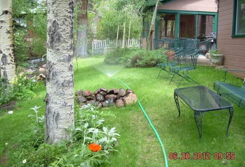 Bed and Breakfast Dodgeton Creek Inn