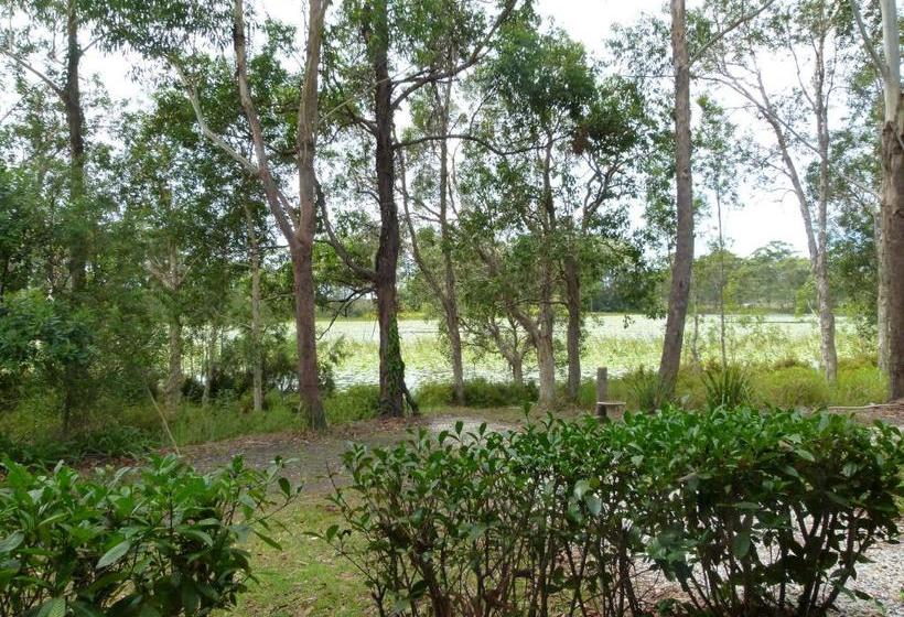Bed and Breakfast Lake Russell Lakeside Retreat