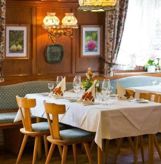 ホテル Gasthof Restaurant Hirsch