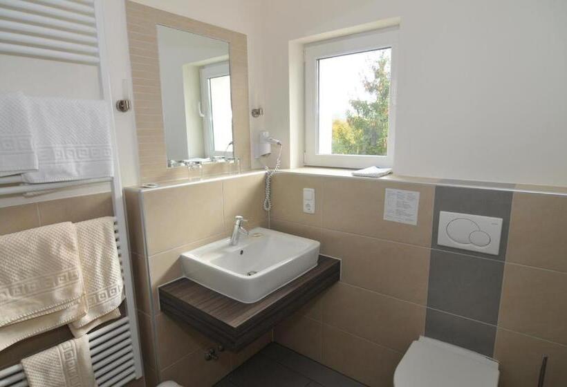 ホテル Gästehaus Wein Im Turm