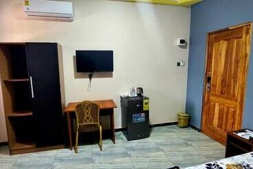 هتل Kikis Court Resort