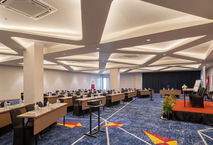 Luminor Hotel Airport Sidoarjo By Wh