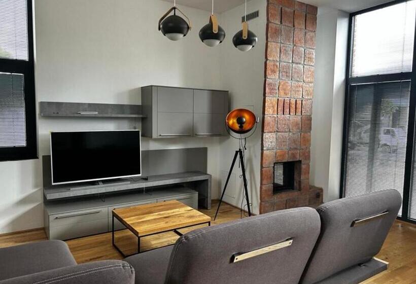 בית מלון כפרי Palace Resort Jíloviště