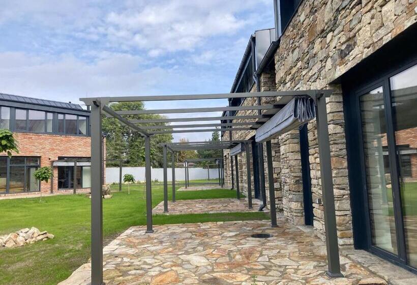 בית מלון כפרי Palace Resort Jíloviště