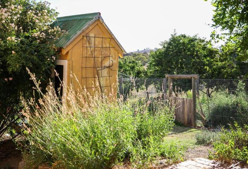 Отель Experience Country Mudgee At Lone Pine Farmhouse