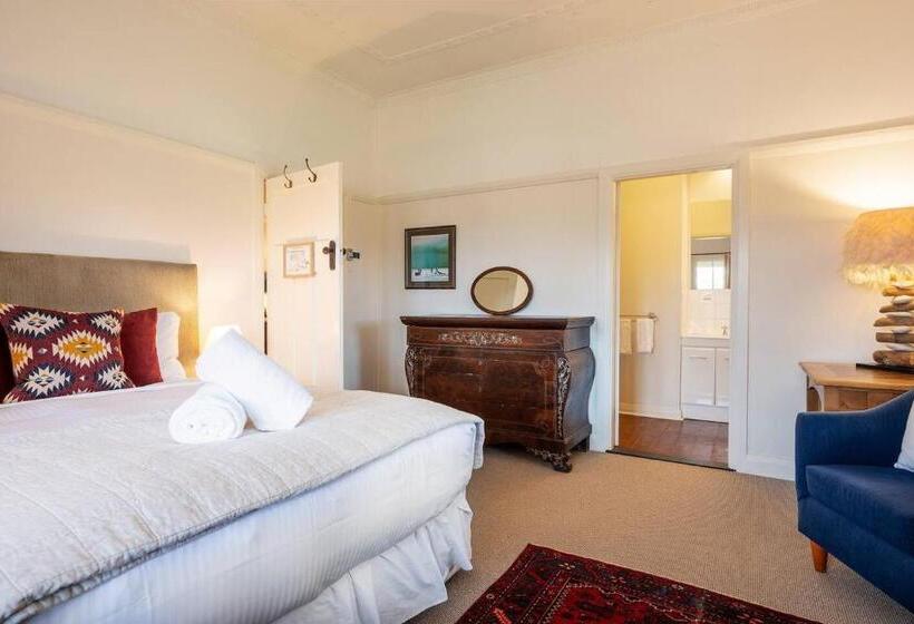 Отель Experience Country Mudgee At Lone Pine Farmhouse