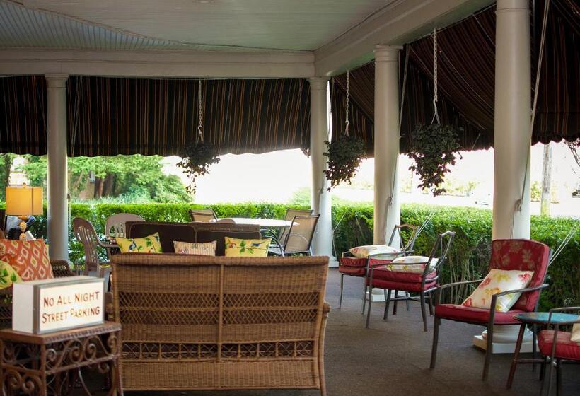 Отель The Ocean House
