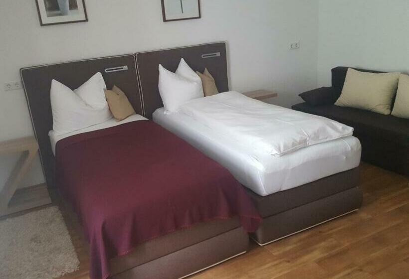 Отель Pension Zum Raubritter