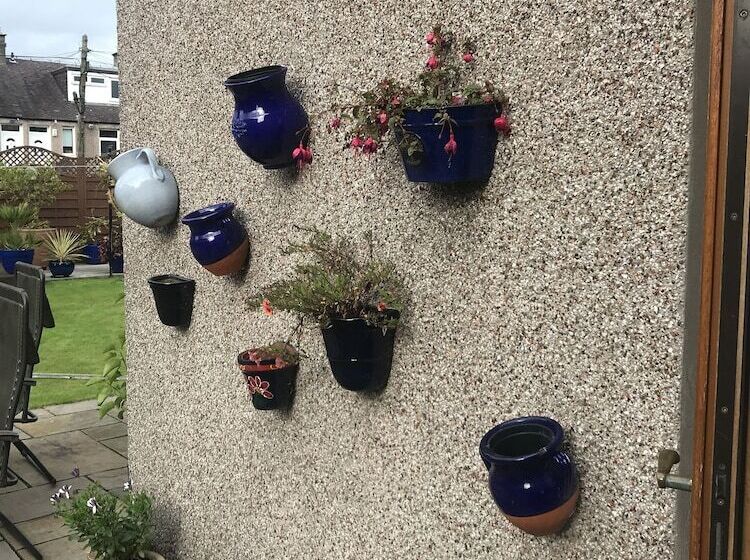 פנסיון Dunclutha Guest House