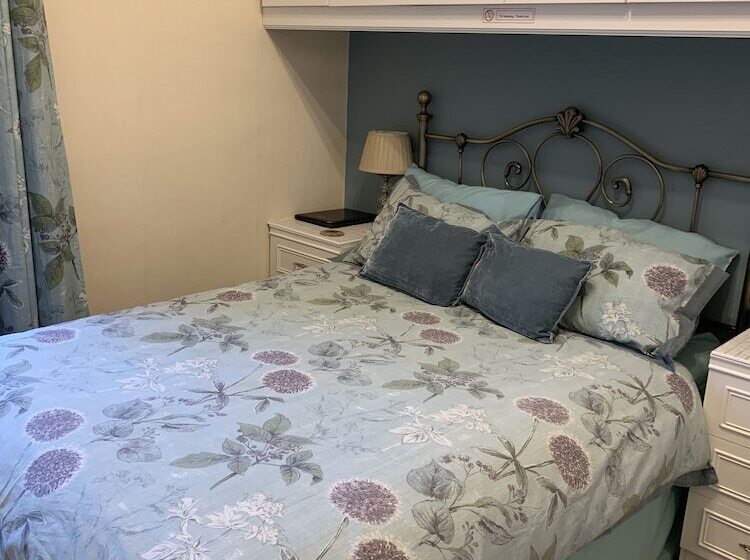 פנסיון Dunclutha Guest House