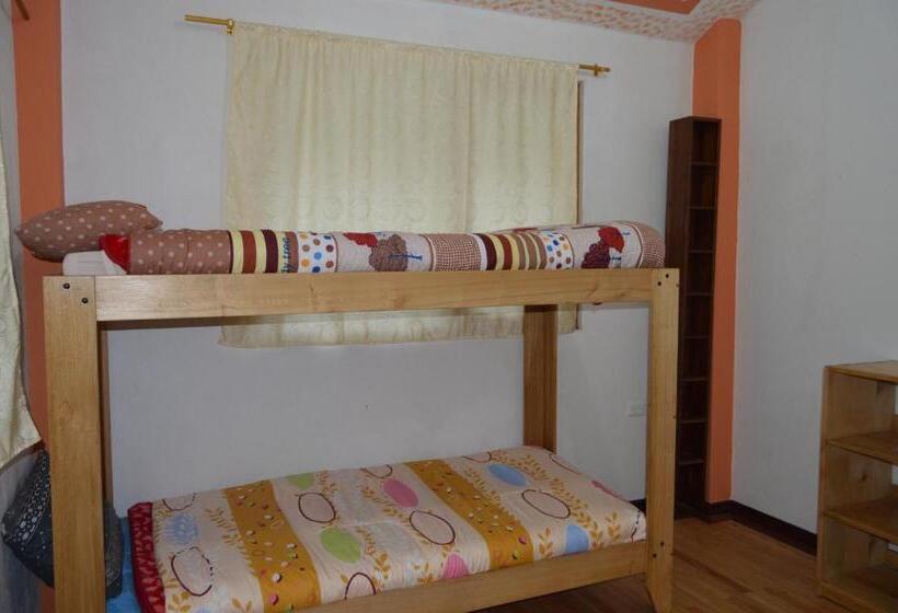 پانسیون Kuyllur ñán