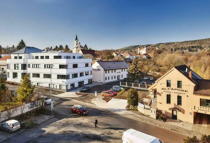 פנסיון Penzion Al Capone Mníšek