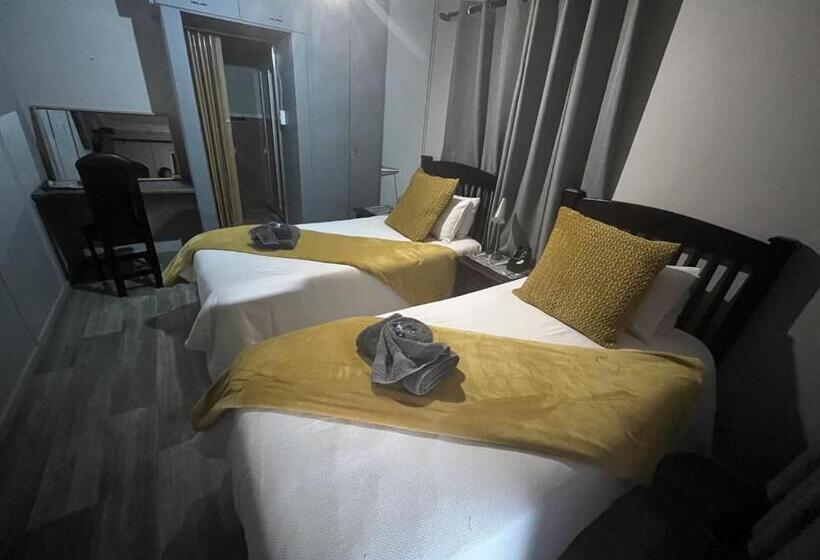 פנסיון Sanyati Guesthouse