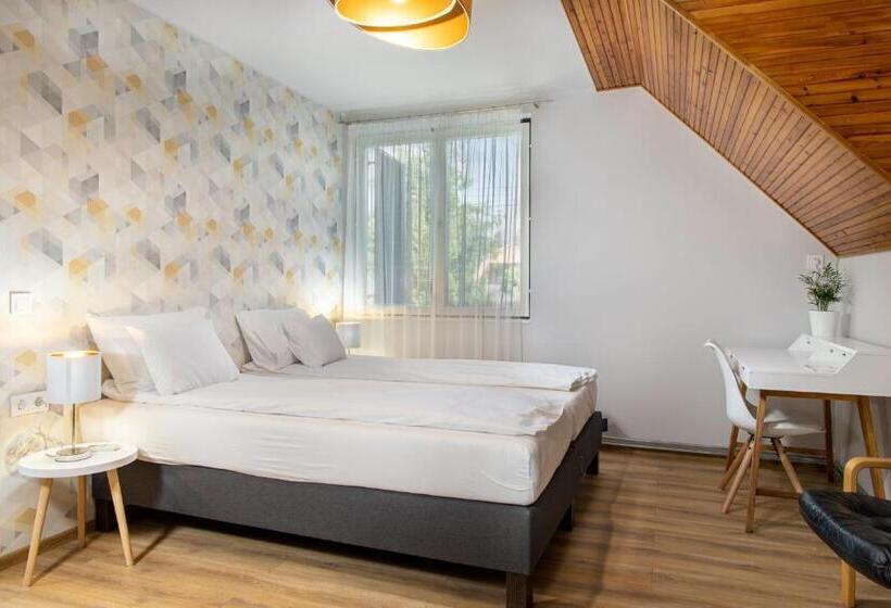 פנסיון Tiszapart Vendégház