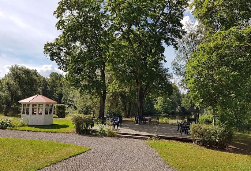 فندق صغير Kolbäcks Gästgivaregård