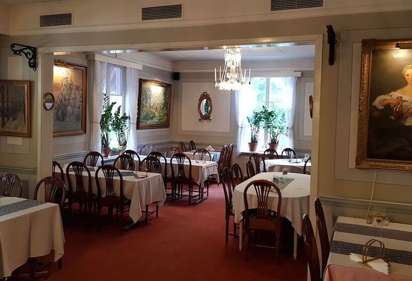 فندق صغير Kolbäcks Gästgivaregård