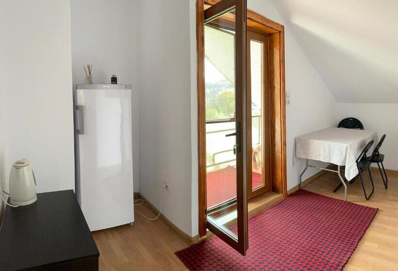 مبيت وإفطار Casa Cu Muri