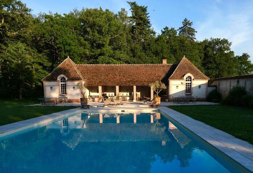 تختخواب و صبحانه Château Des Grotteaux
