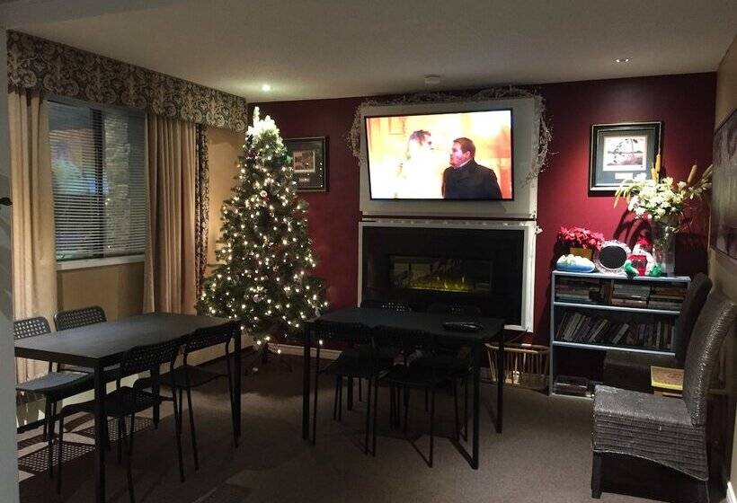 Hillcrest Motel
