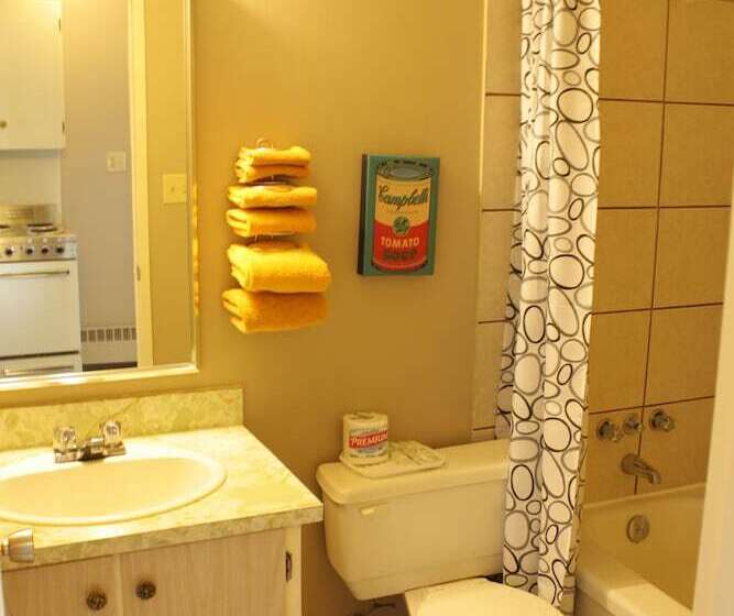 Hillcrest Motel
