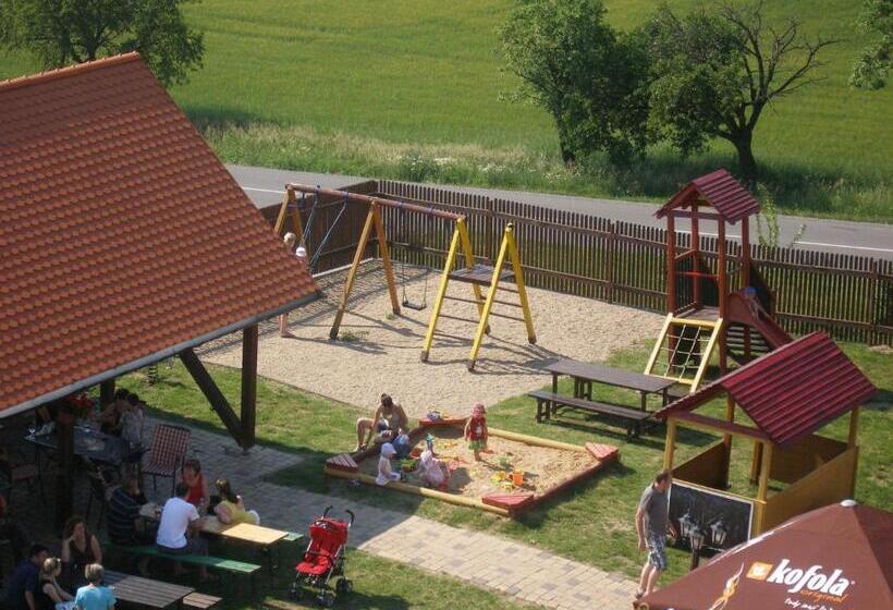 בית מלון כפרי Bukovanský Mlýn