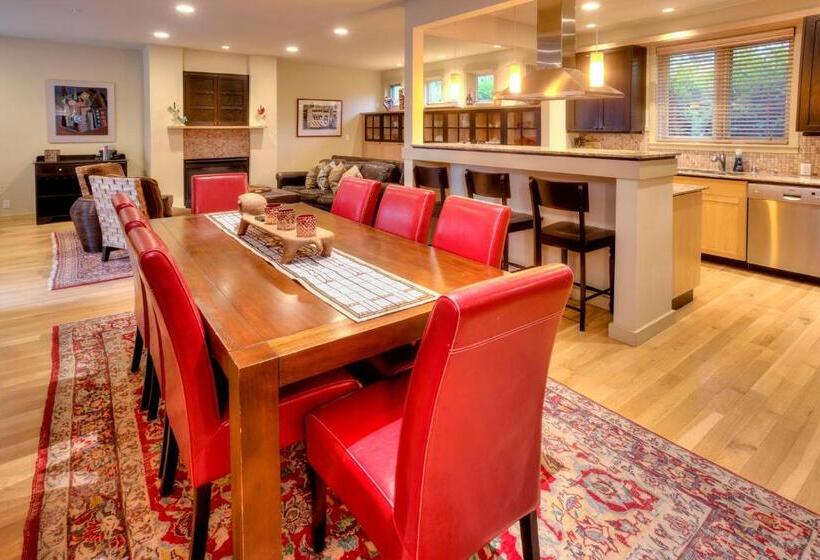호텔 The Eagle Harbor Inn