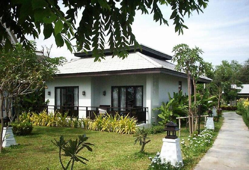 Kao Tao Villa Beach Resort