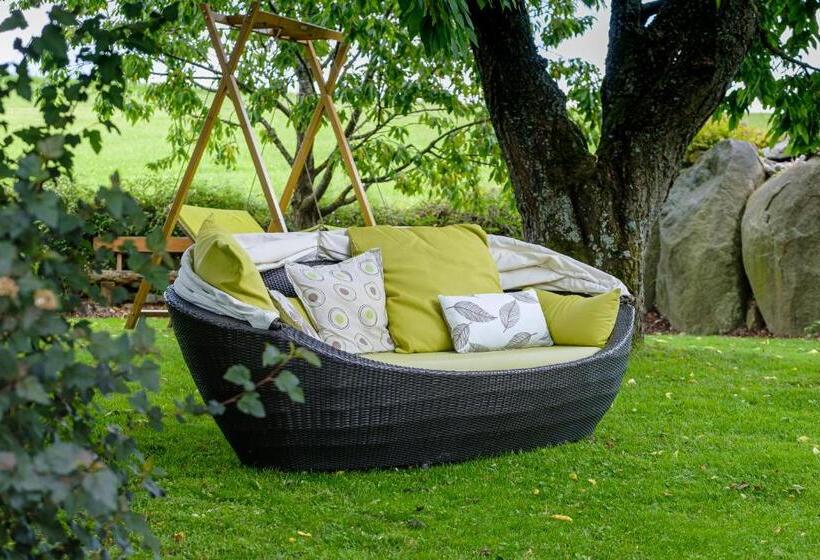 بنسيون Gasthof   Restaurant Hubertushof